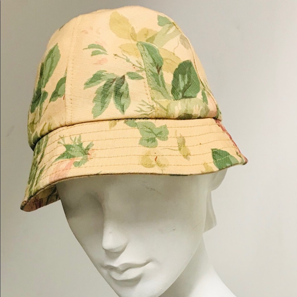 Safari hat